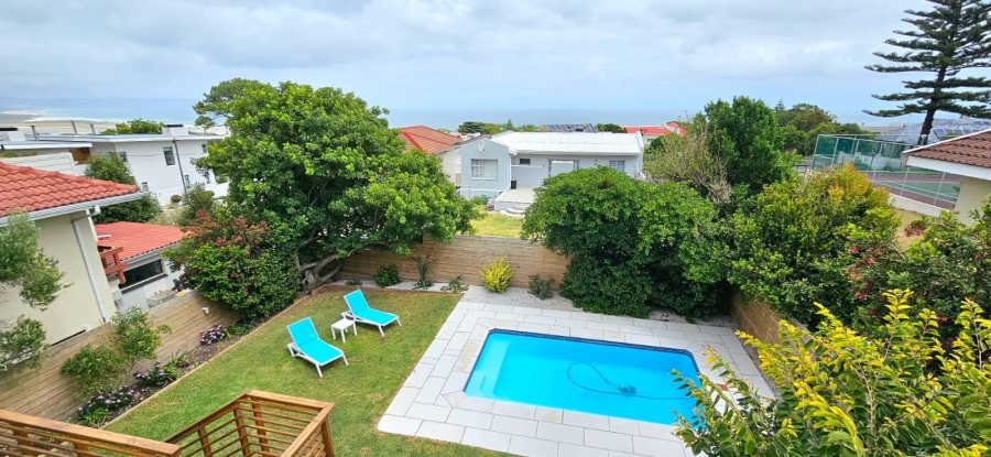 3 Bedroom Property for Sale in Voelklip Western Cape